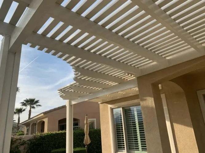 curved aluminum pergola